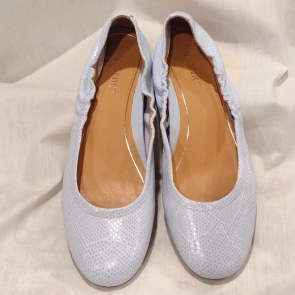Vionic Alexa Ballet Flat Arctic Ice Serpentine Size 8 NWOT - Picture 1 of 6